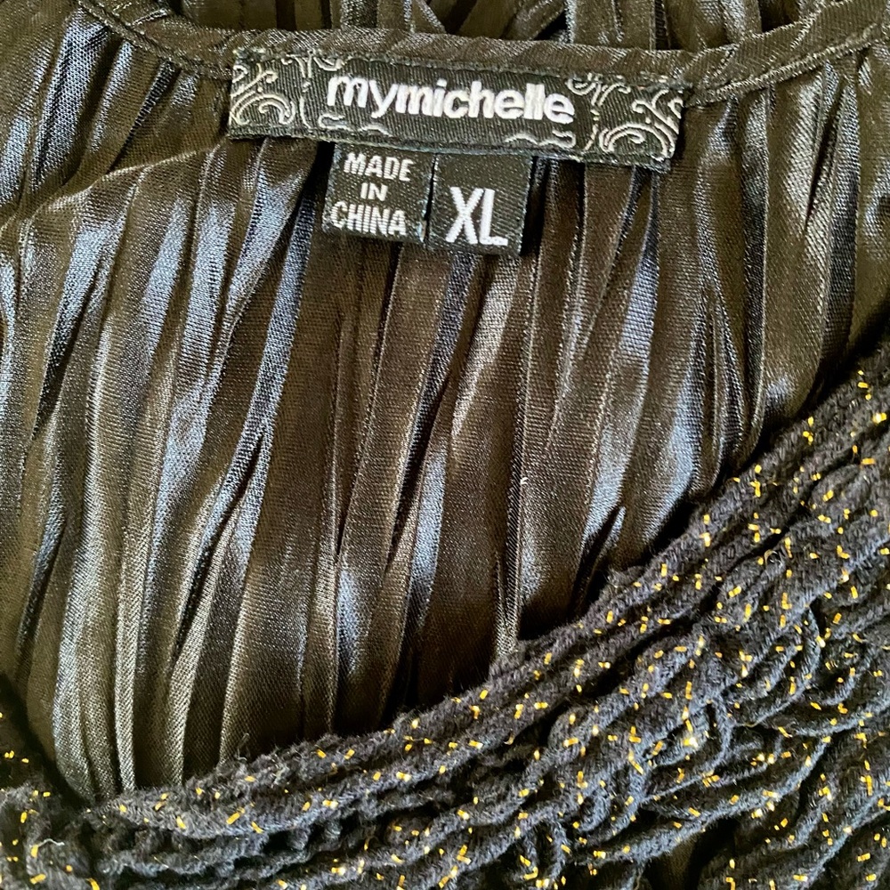 Elegant Black Sleeveless Top black and gold - Picture 6 of 6